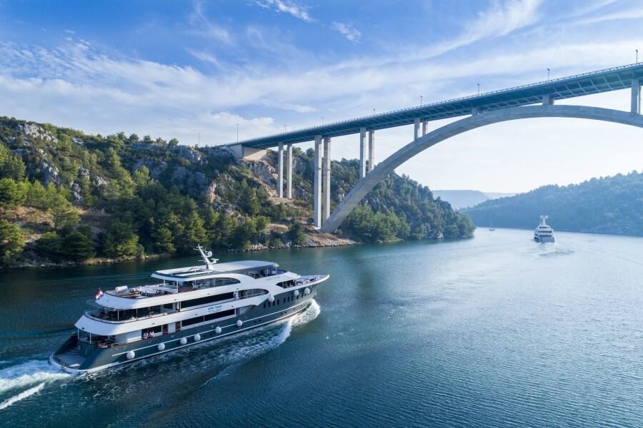croatia cruise from omis dubrovnik