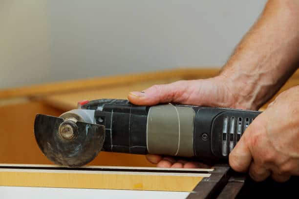 Types of oscillating tool blades clearance
